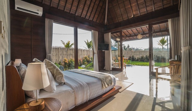 Villa with PRIVATE POOL Overlooking RIce Paddies Near Tegalalang Rice Terrace