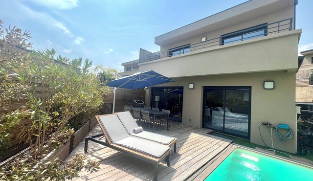 Villa with private pool, close to Favone beach