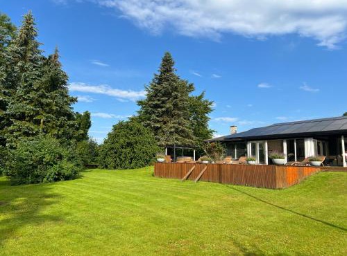 Villa with private pool and jacuzzi