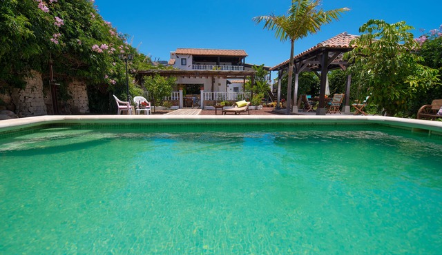 VILLA WITH PRIVATE POOL/VILLA WITH PRIVATE POOL