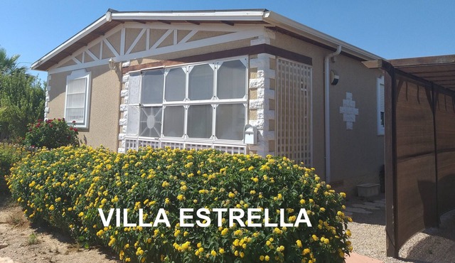 Villa with Private Pool in the Tranquility of the Field