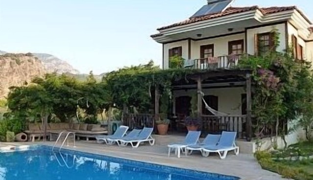 Villa with Private Pool, Gardens and Mountain Views