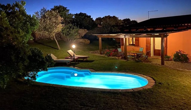 Villa with private pool and tennis, with wi-fi near Castelsardo