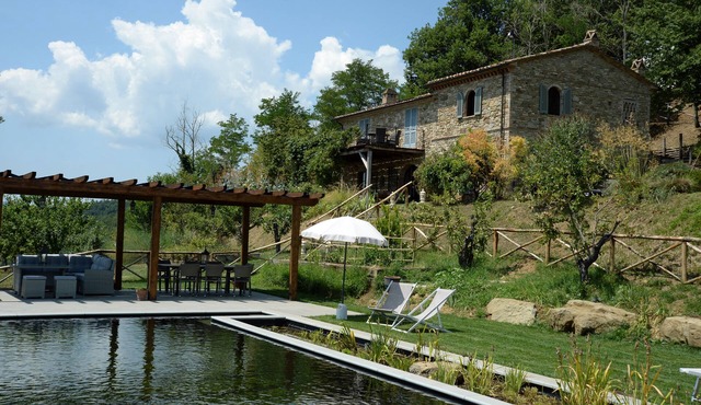 Villa with private pool and panoramic views on Tuscany/Umbria border