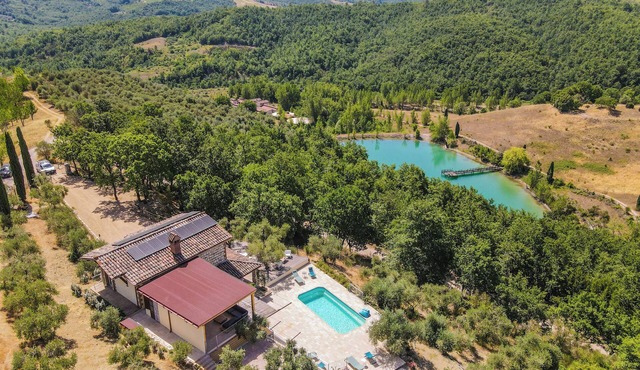 Villa with private pool, hot tub. Quiet area & 100% privacy. panoramic views!