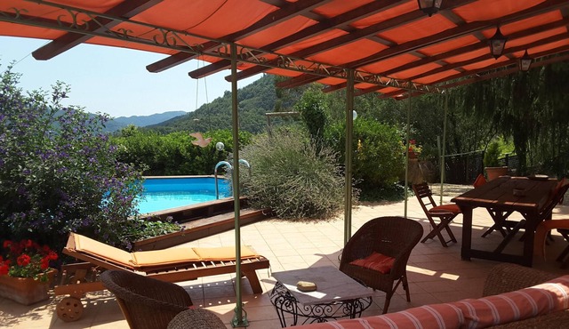 Villa with private pool, surrounded by nature, a few km from the sea
