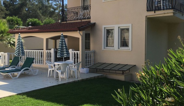 Villa With Private Pool, Terrace, Garden and Covered Games Area.