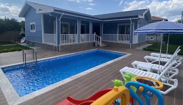 villa with private pool for rent