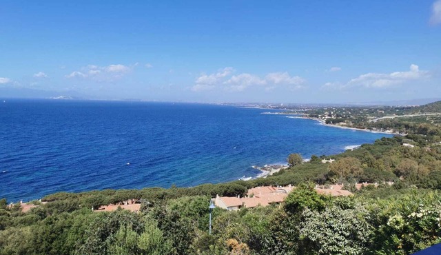 Villa with swimming pool and beautiful sea view