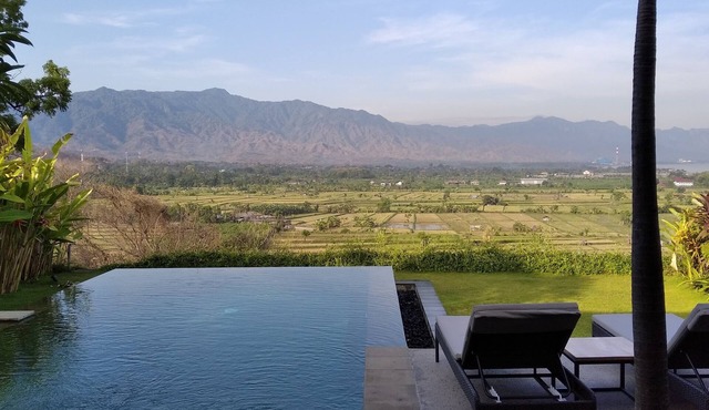 Villa with sunset sea view and jacuzzi - 700m from the beach!