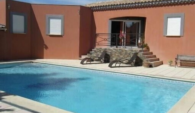 Villa with swimming pool, near Avignon, for 6 people, ideal family vacation