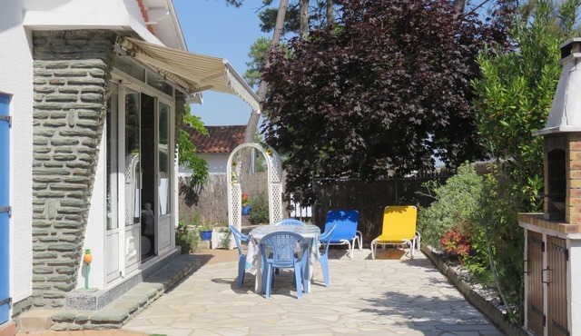 Villa with trees, a lot of charm, quietness and peacefulness guaranteed