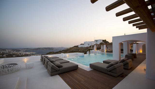 Villa Zircon
