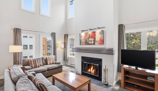 Village Steps | 3BDR Loft with Cathedral Ceilings