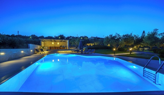 Villas Lefkothea