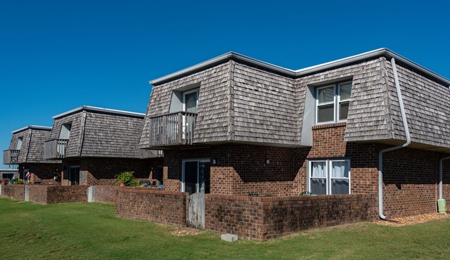 Villas M1: 3 bedroom Townhome, Community Pool & Tennis Court
