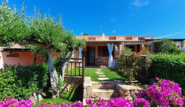 Villasimius - Small indipendent Villa 300mt from the sea