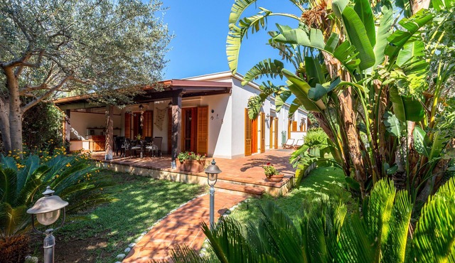 "Villetta Cala Rossa" with Garden, Terrace & A/C