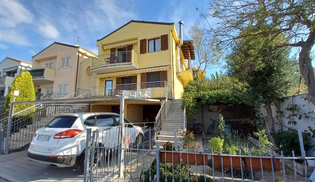 Villetta con giardino e parcheggio coperto