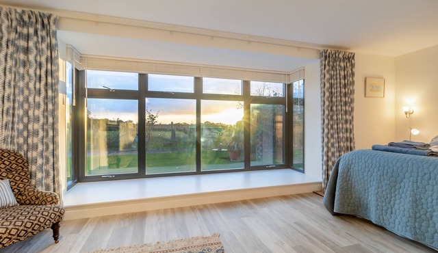 Vincent Studio - One Bedroom Apartment, Sleeps 2
