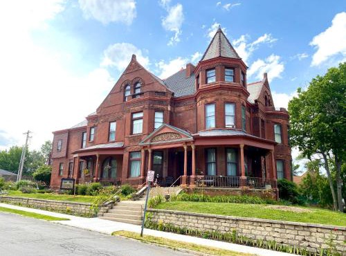 Vineyard Mansion B&B