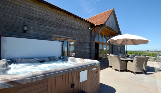Vineyard View - Six Bedroom House, Sleeps 12