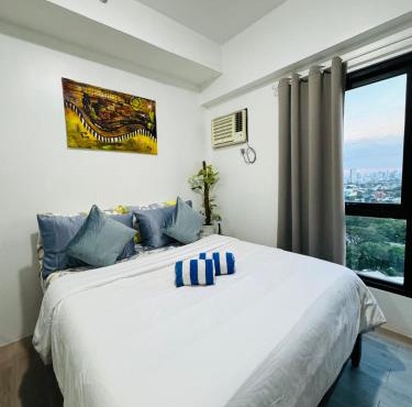 Vinia Infinity Studio 1 Near Malls with WiFi and Netflix