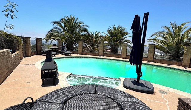 Vintoca Private Oasis Suite Farm Retreat, Private Bedroom & Bathroom Grove, Pool & City View