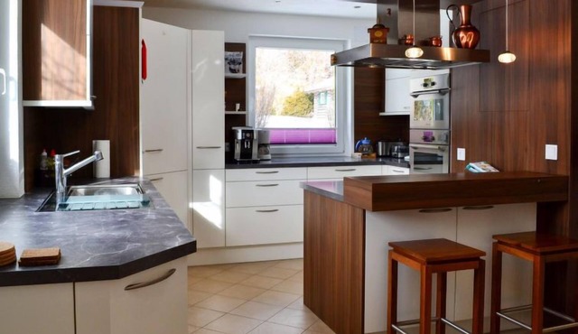 Viola by Interhome