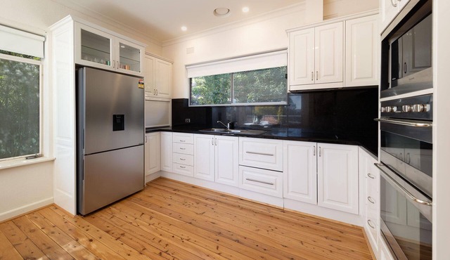 Vista Magnifica in Albury- superb family home - Lovely three bedroom home with stunning views over Albury
