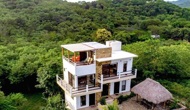 Vista Popoyo Lodge, Oceanview, 10 min drive to Popoyo Surf Break
