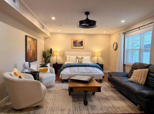 Vista Vibes - Upscale Studio Escape on an Acre with Boat Parking