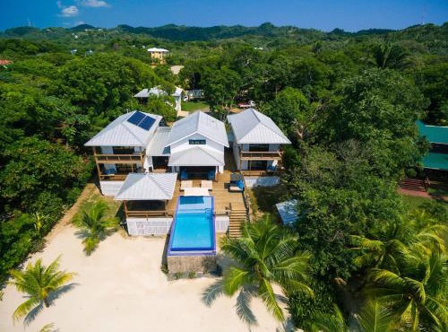 Vivaro Roatan Beachfront