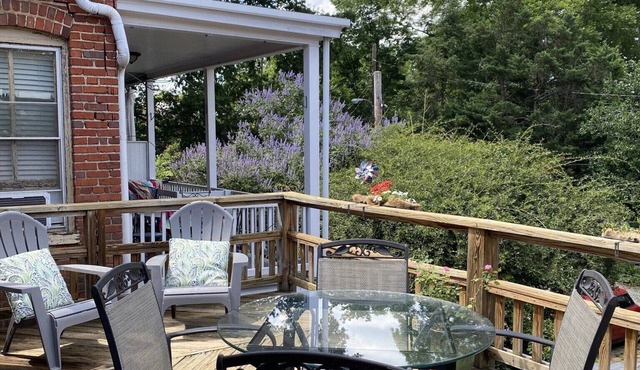 VMFA Carytown Keyless Coffee & Treats Queen Bedrooms Generous Deck