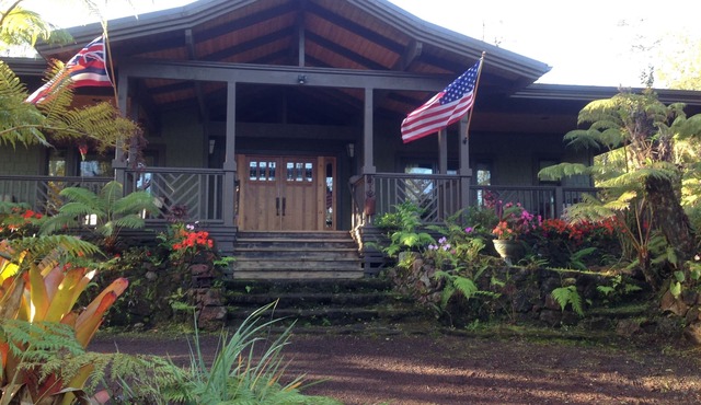 Volcano Rainforest Estate & Lodge; 5 miles to National Park; Hot Tub; 3 BR/3 BA 11-3203 Huakai Street, Volcano, HI, 96785, US