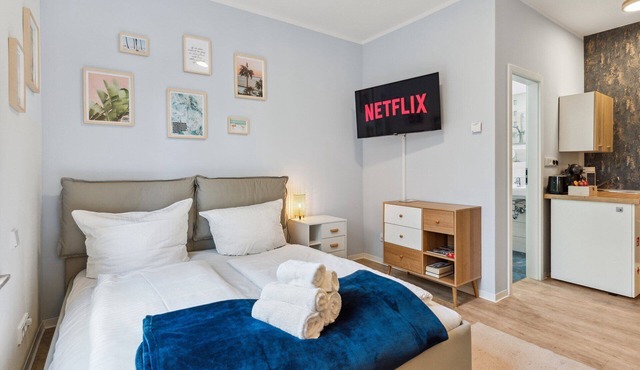 Vorstadtoase für 2 - 2023 eröffnet - Netflix, Parken, Queensize-Bett, Nähe BER