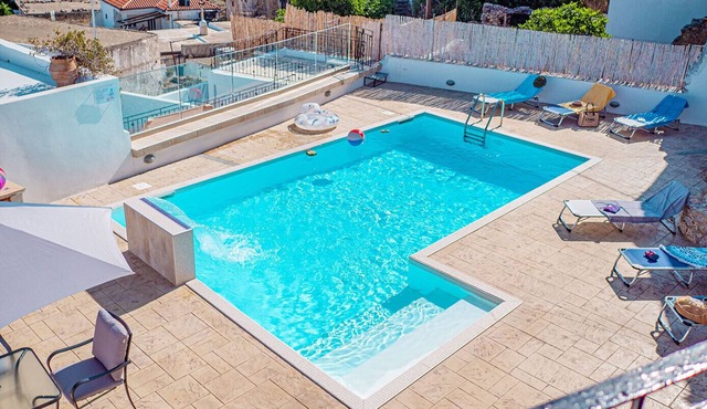 Vothoni Pool apartment