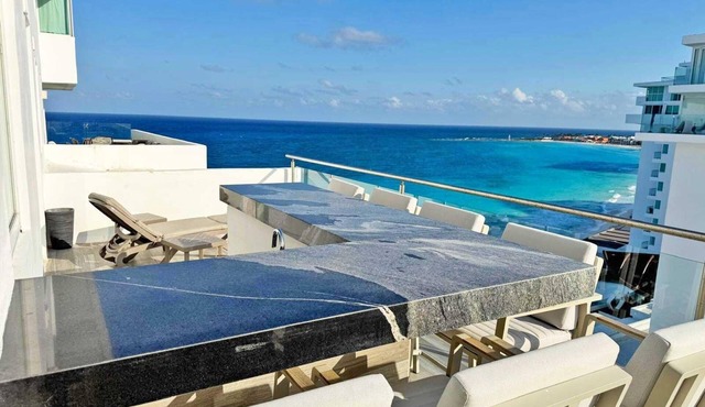 VRBO Premier Host – Beachfront – 8BR/7Bth – Penthouse Combo #324
