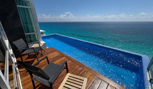 VRBO Premier Host – Private Pools - 10BR/9Bth Beachfront Penthouse Combo #2014
