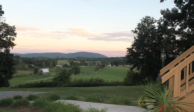 VT Football VT and Radford Graduation Rental - Peaceful and private setting