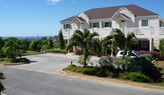 Vuemont 251 Apartment with panoramic West Coast views