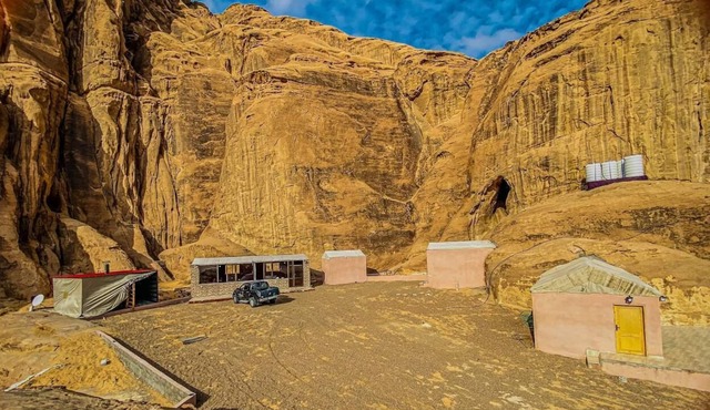 W camp is a private camp in wadi rum desert, quiet, privacy