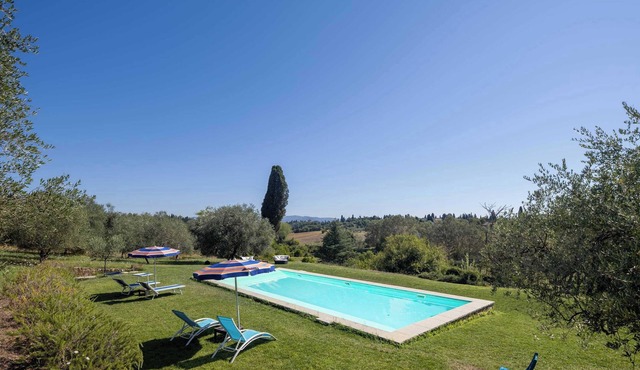 w* | Charming Tuscan Tower with Private Pool