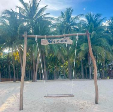W Sichon Beachfront Homestay