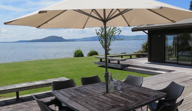 Waikuta Lakeside Lodge on Lake Rotorua