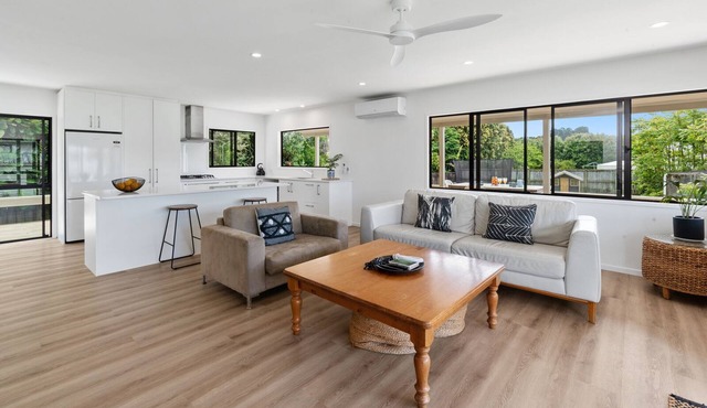 Waimanu Bliss Escape - Point Wells Holiday Home