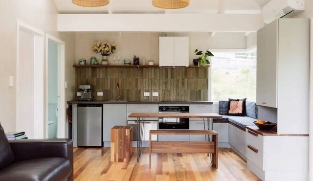 Wainui Stream Cottage