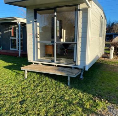 Waitomo Farmstay - Fantail Cabin 6