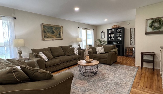 Wake Robin Cottage - Recent renovation 4 bdrm/4 bath home close to tournaments