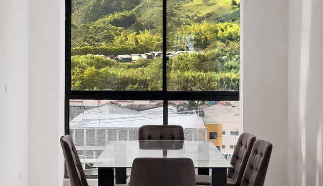 Wake up to panoramic mountain views in Guadalupe, Dosquebradas